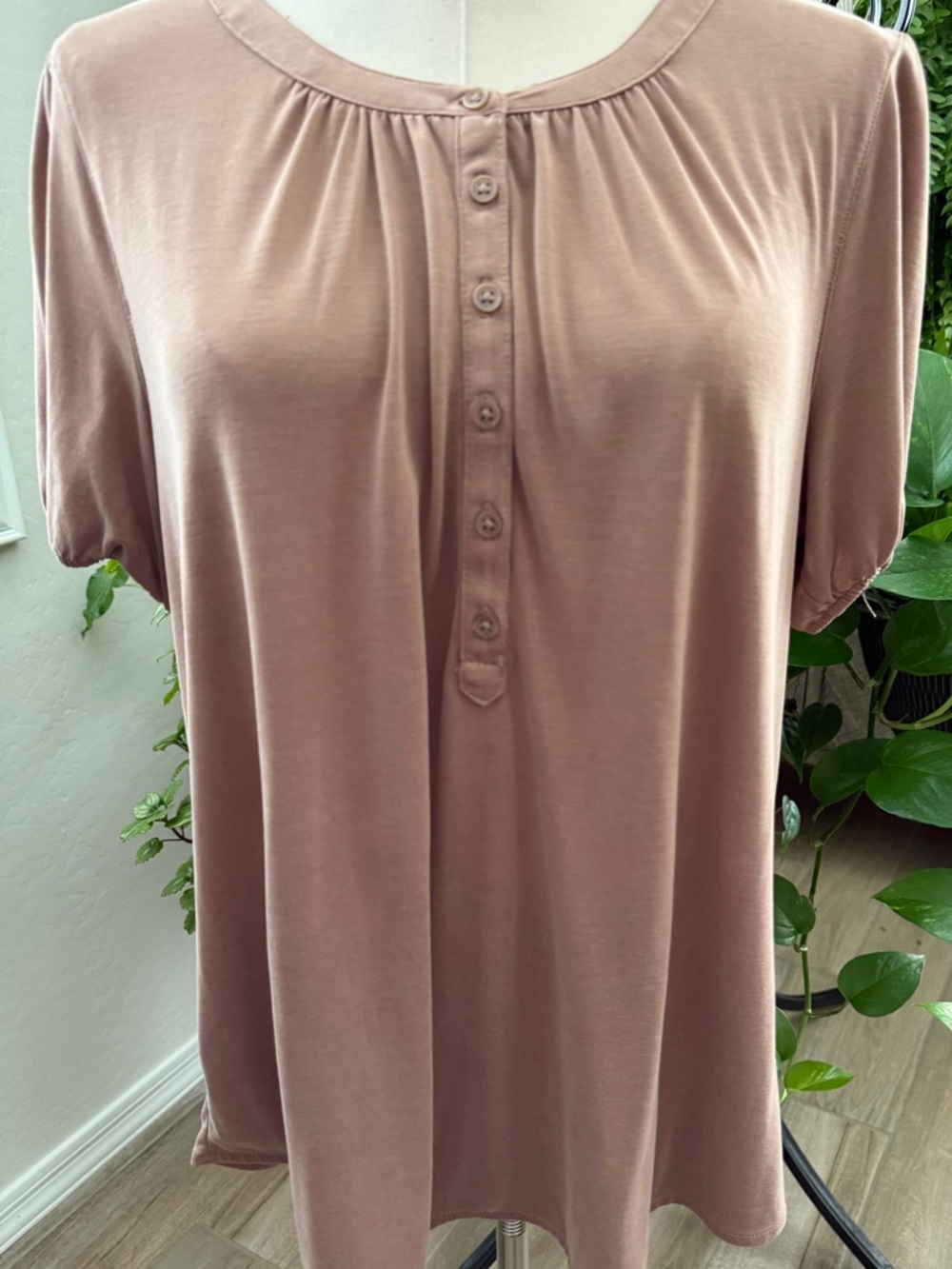 Lucky Brand Soft Taupe Short Sleeve Button-Placket top